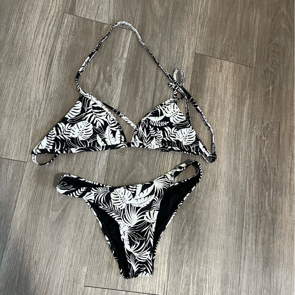Jolyn bikini